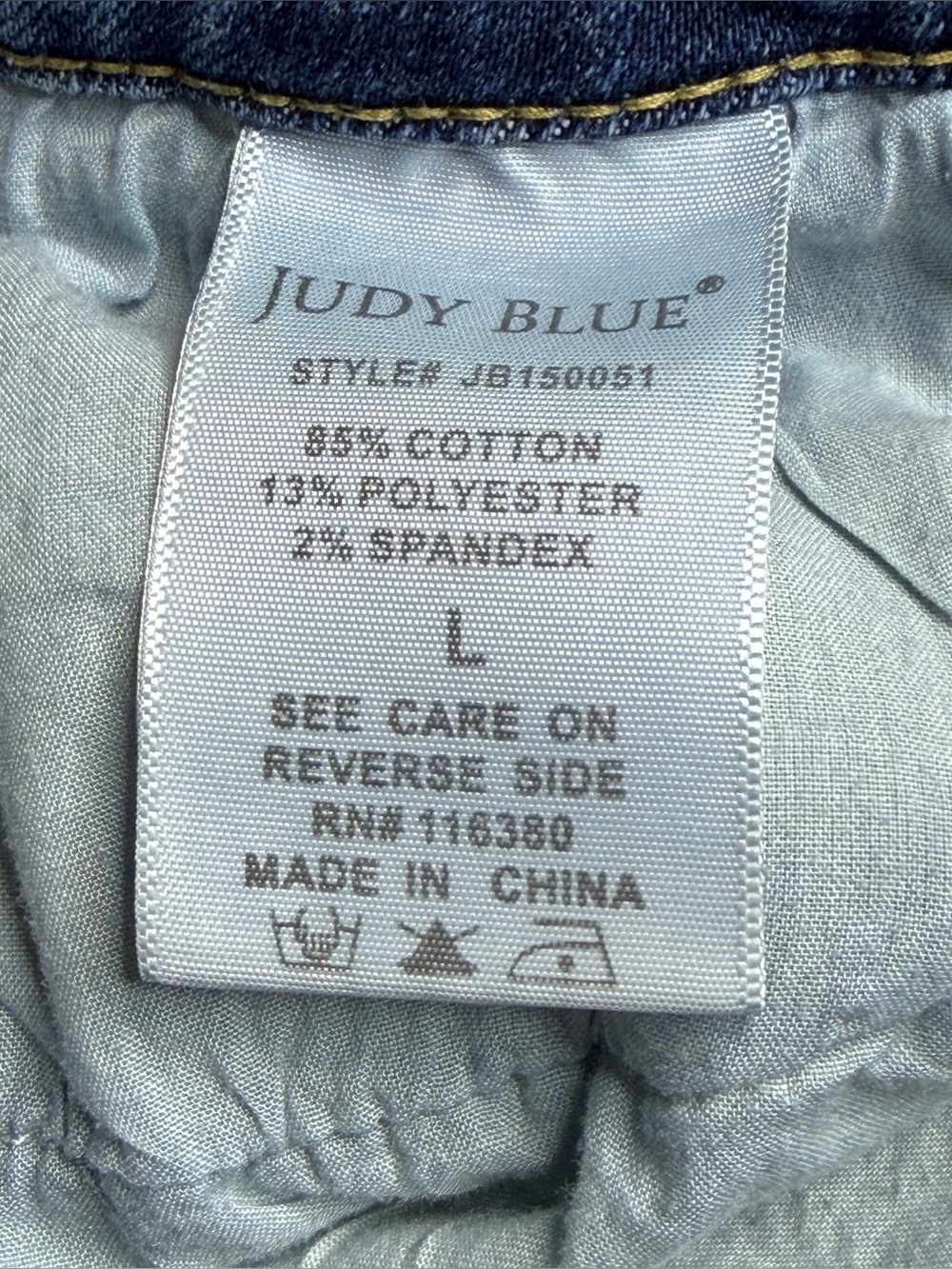 Judy Blue Jean Shorts Size Large - Picture 5 of 9